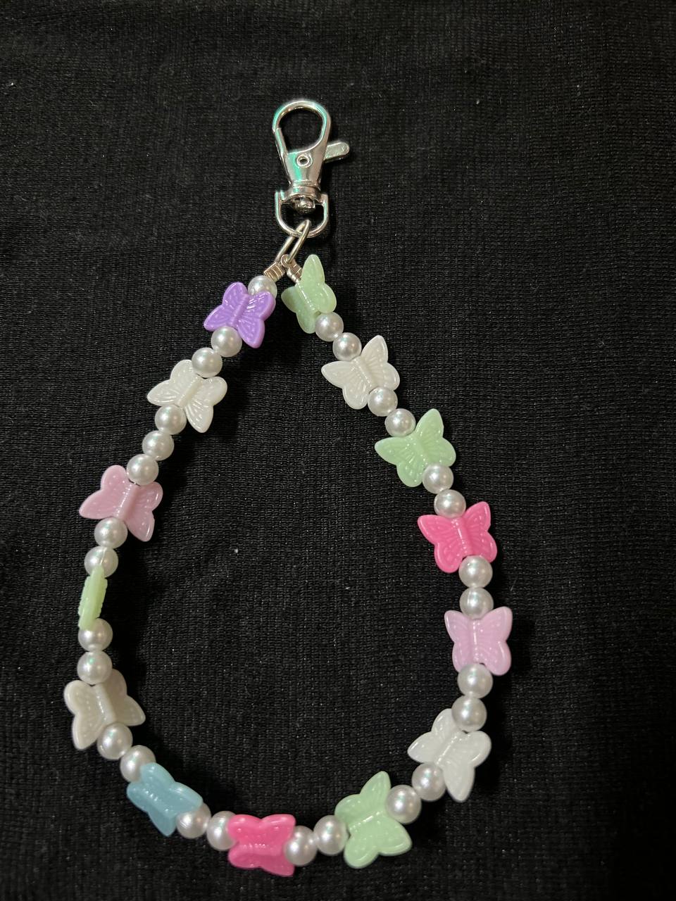 Pastel Butterfly Beaded Charm – Cute Pearl Aesthetic Keychain Accessory
