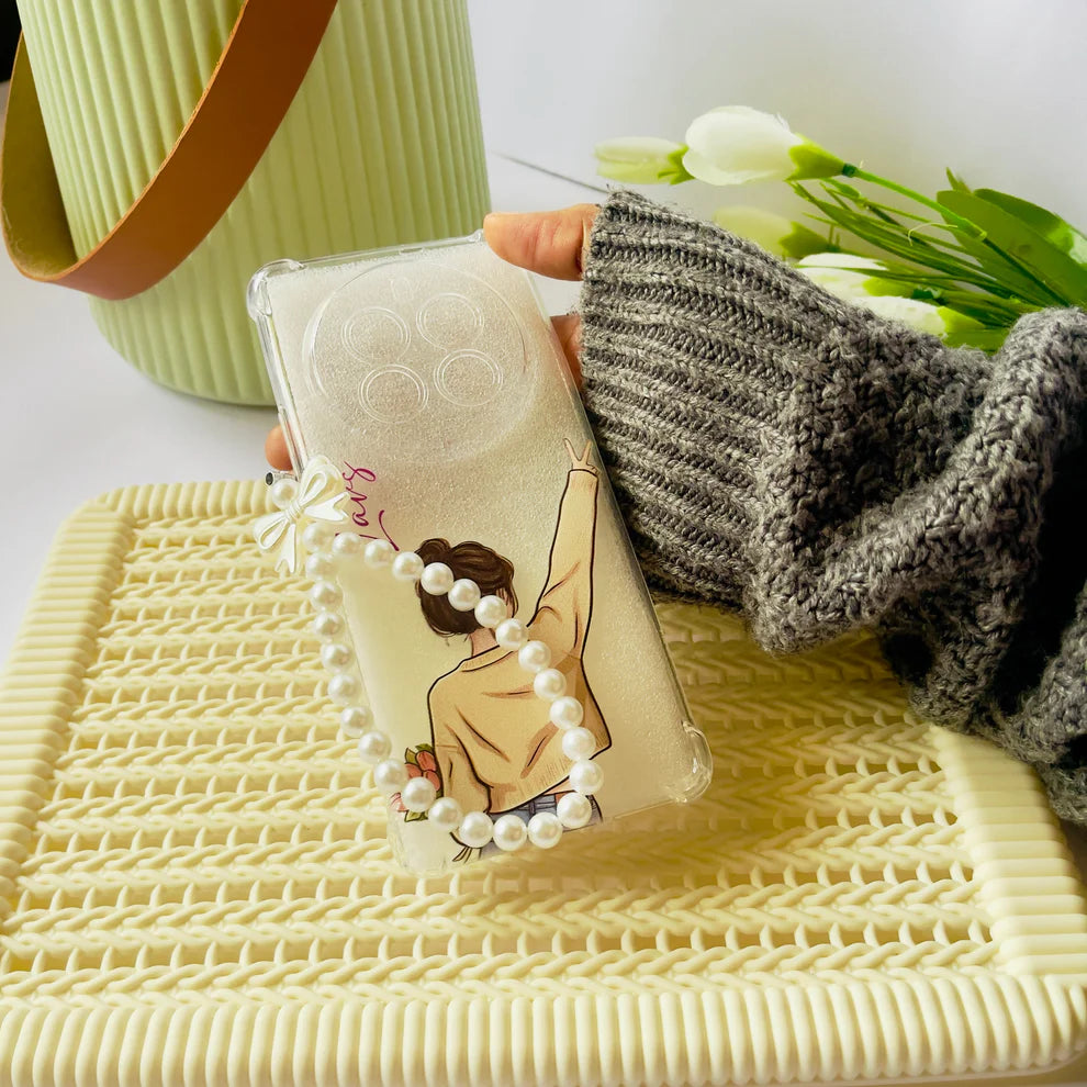 aesthetic-girl-phone-case-with-flower-print